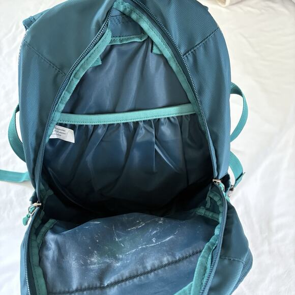 Embark 14 L Hydration Backpack Padded Shoulder Straps Turquoise Teal *Read* - Picture 6 of 16